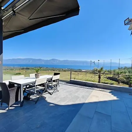 Villa Alexiou Luxury With Treehouse *