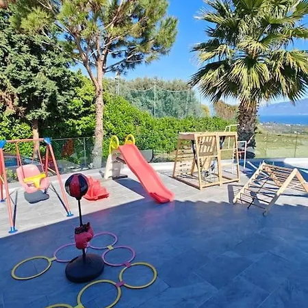 Alexiou Luxury With Treehouse Villa Aigio