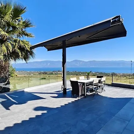 Villa Alexiou Luxury With Treehouse Aigio