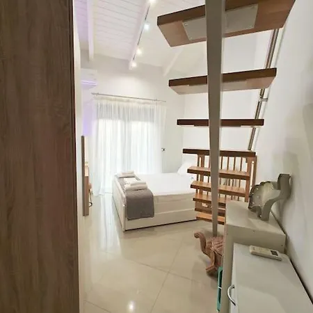 Alexiou Luxury With Treehouse آيجيون